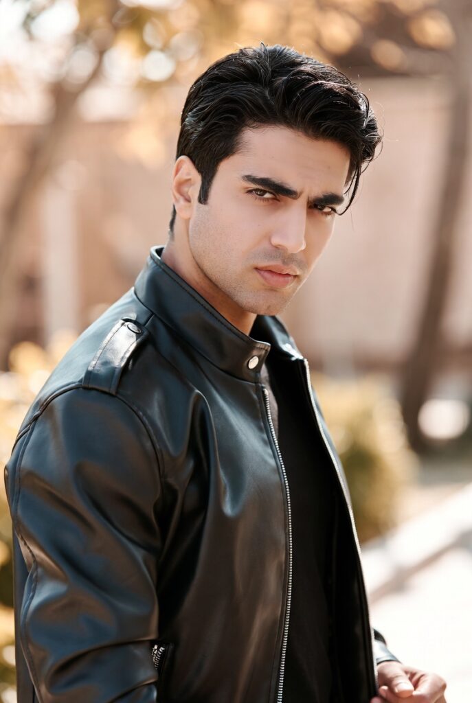 استایل مردانه و نکات آن 2 تفاوت ژست و استایل مردانه در مدلینگ چیست؟