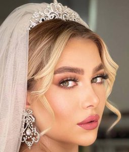 استخدام مدلینگ عروس در اصفهان