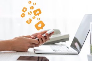 استخدام ادمین پاسخگویی و شرایط آن