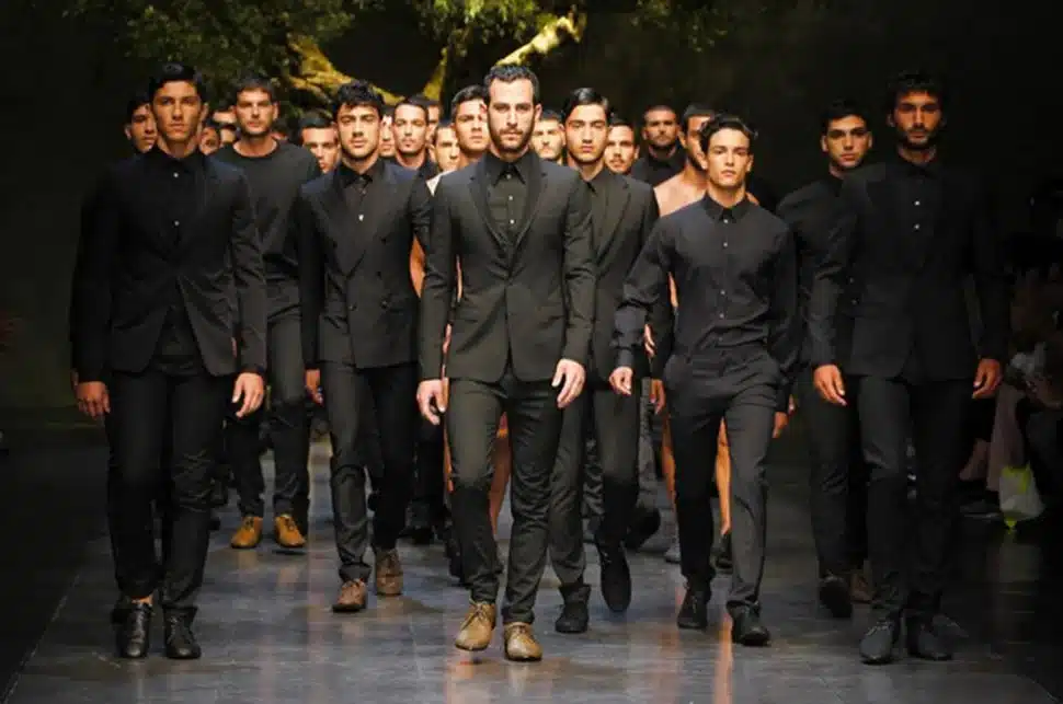 قیمت کلاس های مدلینگ؛ 5 عامل موثر و راهنمای انتخاب 1 کلاس مدلینگ چیست و چه تاثیری دارد؟