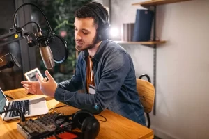 گوینده کیست و اهمیت خواندن این رشته چیست