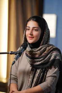 استخدام گوینده خانم دورکار