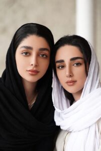 استخدام مدلینگ برای چهره‌های معمولی در آژانس پرتو